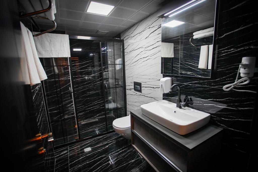 KY Continental Apartments - Housity