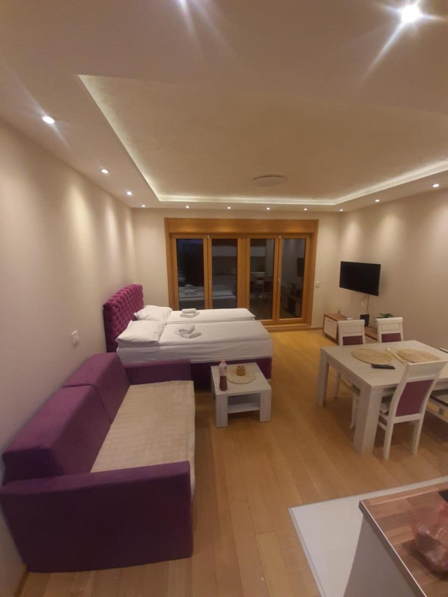 Falcon Zlatibor - Housity