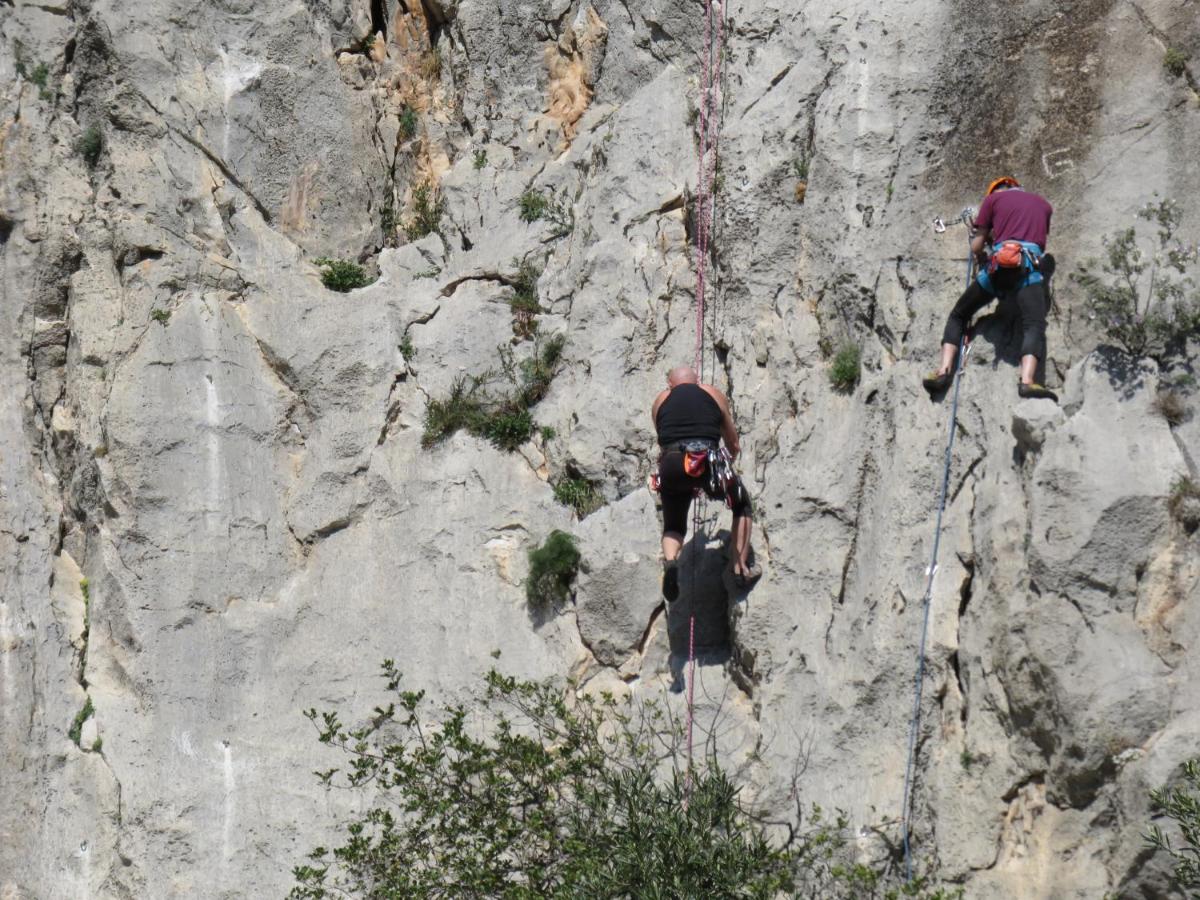 Patio de Los Barberos 2 - Housity