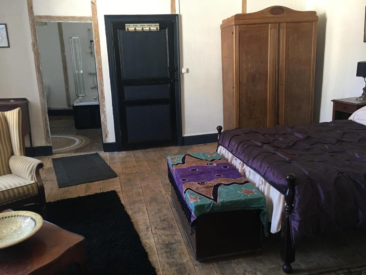 Townhouse 26 Chambres d'Hôtes Civray Hotel - Housity