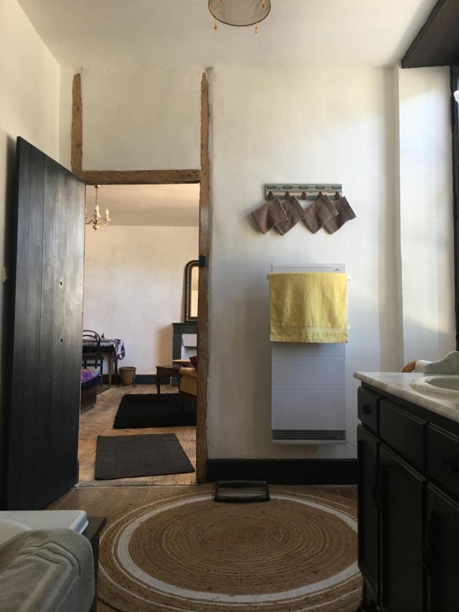 Townhouse 26 Chambres d'Hôtes Civray Hotel - Housity