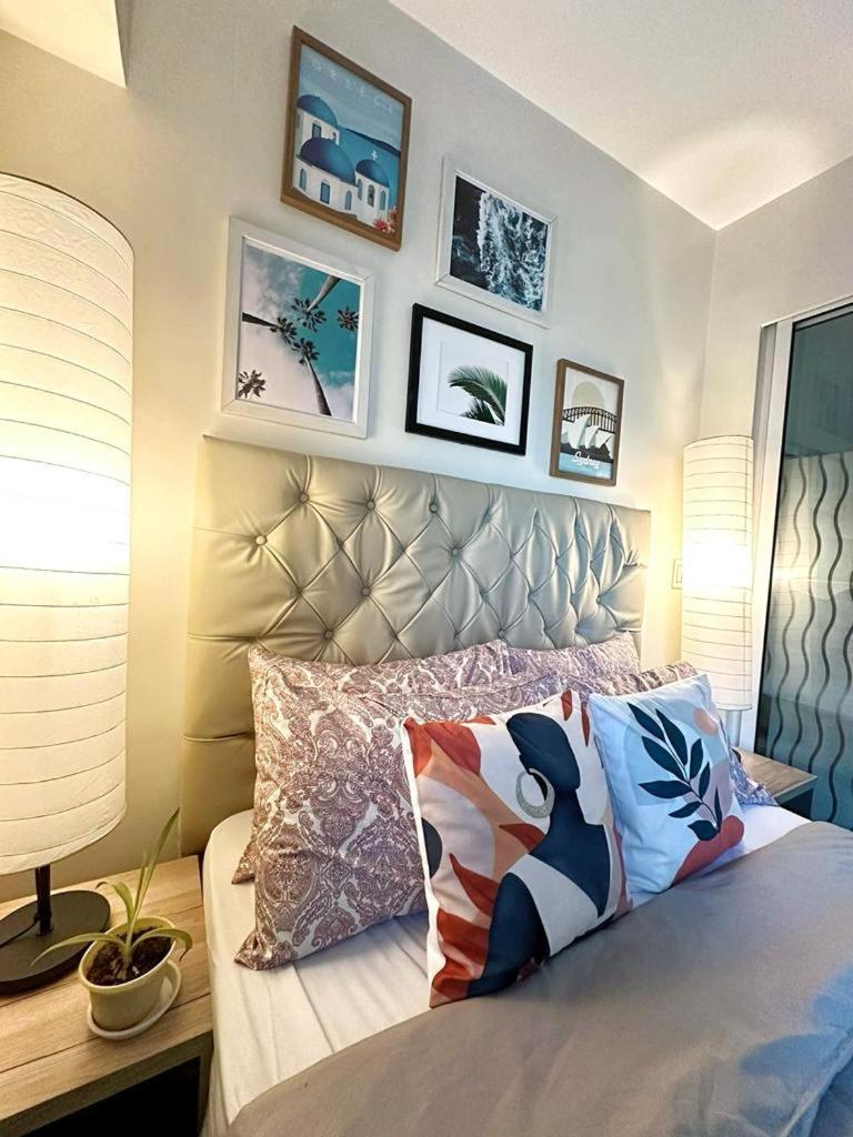 Acqua Private Residence Livingstone Tower Condo Unit with Free Wifi - Housity