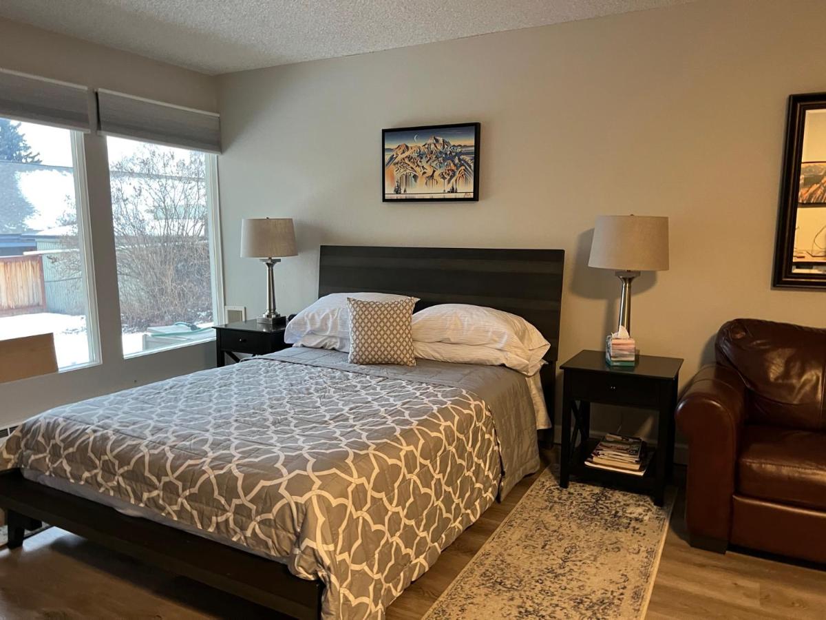 The Pioneer Studio at 1400K - Housity
