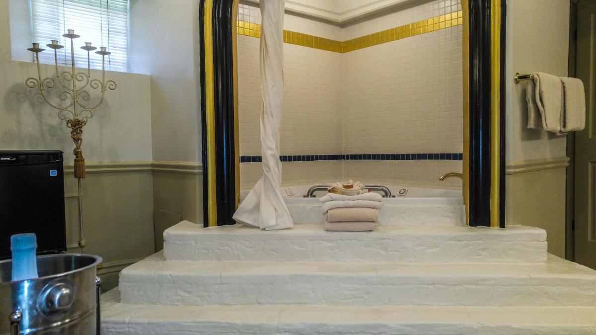 The Anniversary Inn - South Temple - Housity