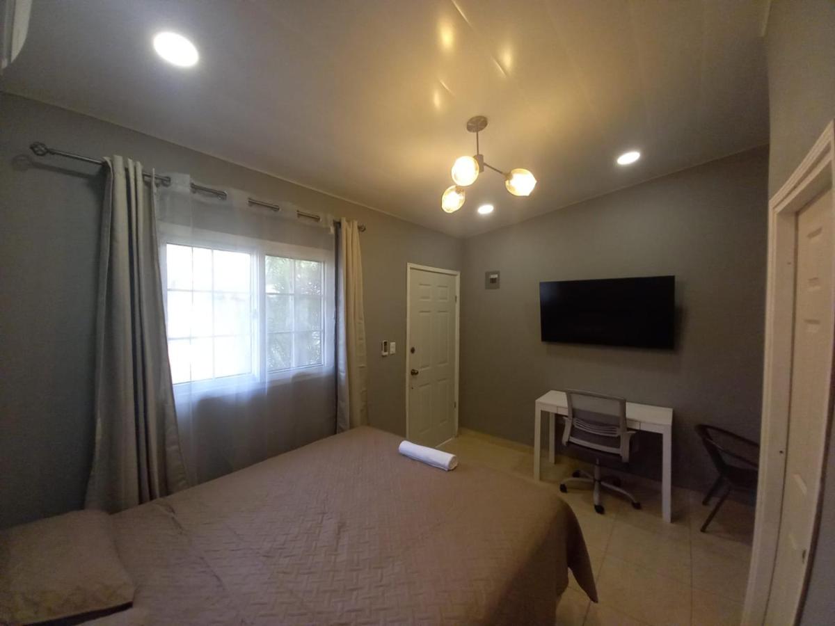 Palmerola Inn - Housity