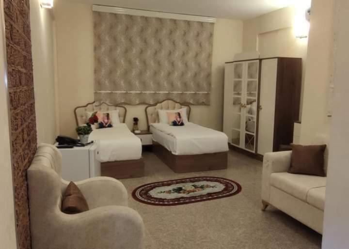 Italian House - Housity