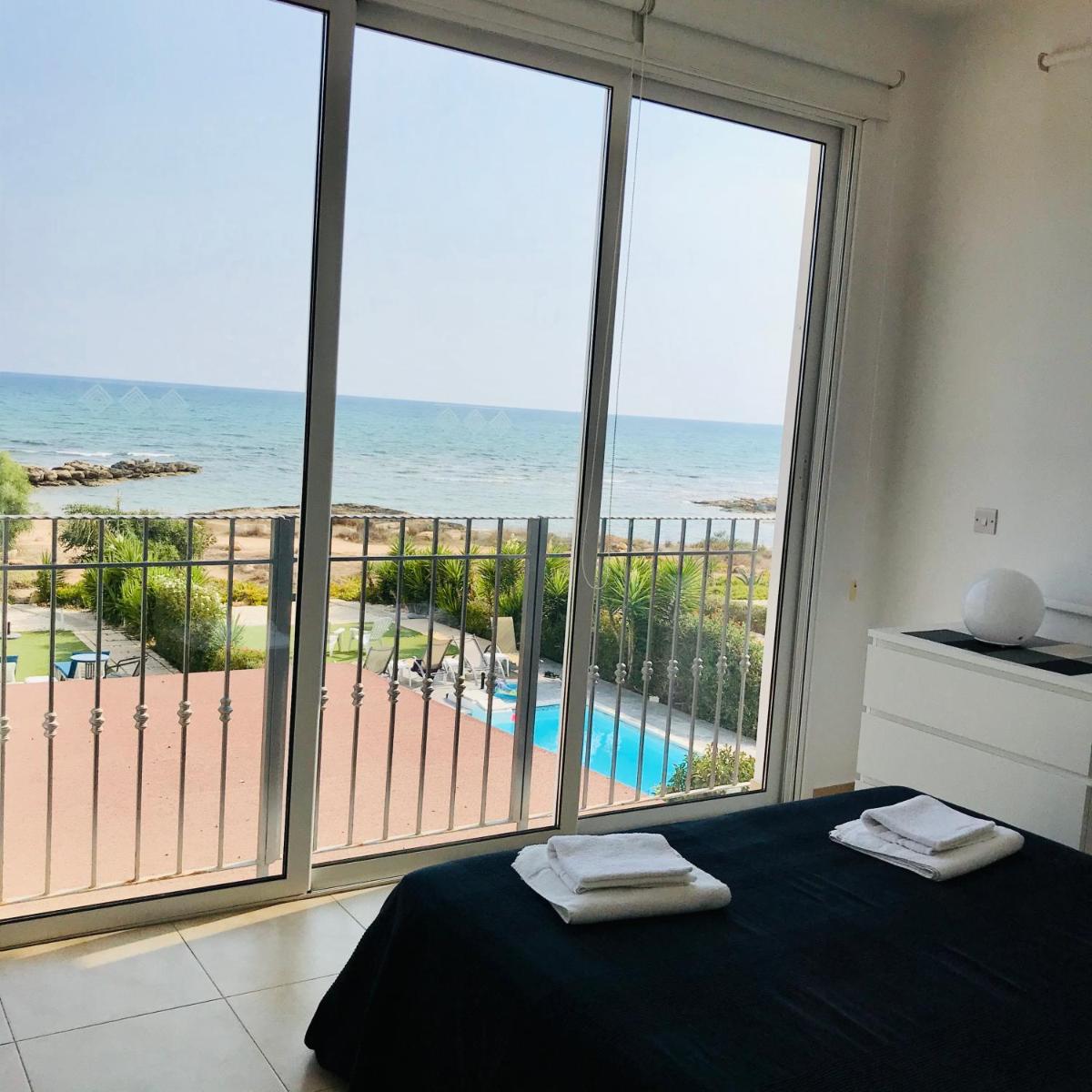 Gorgona Seafront Villas 3 Bedroom With Private Swimming Pool - Housity