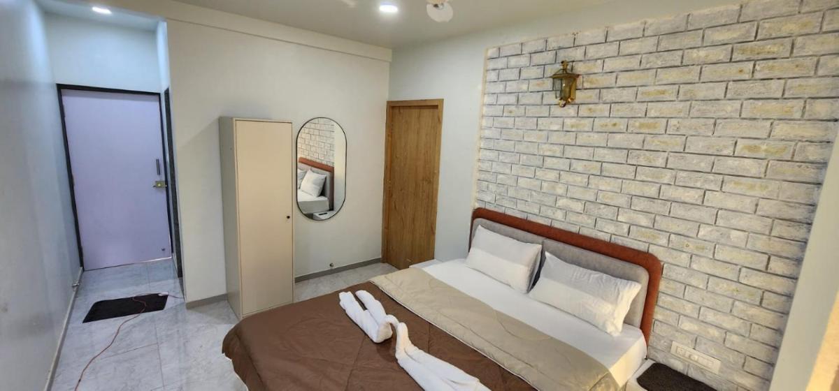 Riverside Farm - Housity