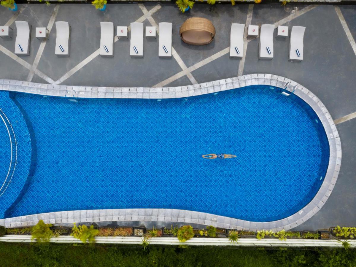 Suitetrails - Platinum Hotel & Convention Hall Balikpapan