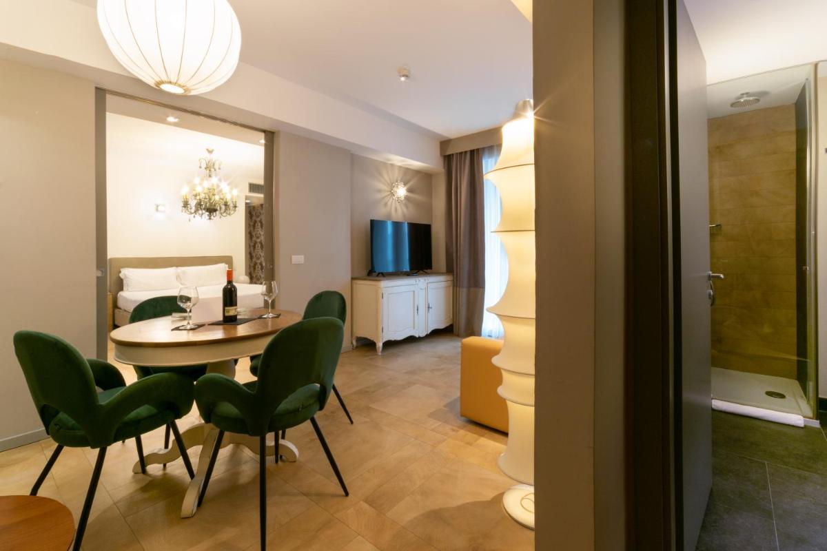 Admiral Park Hotel - Housity