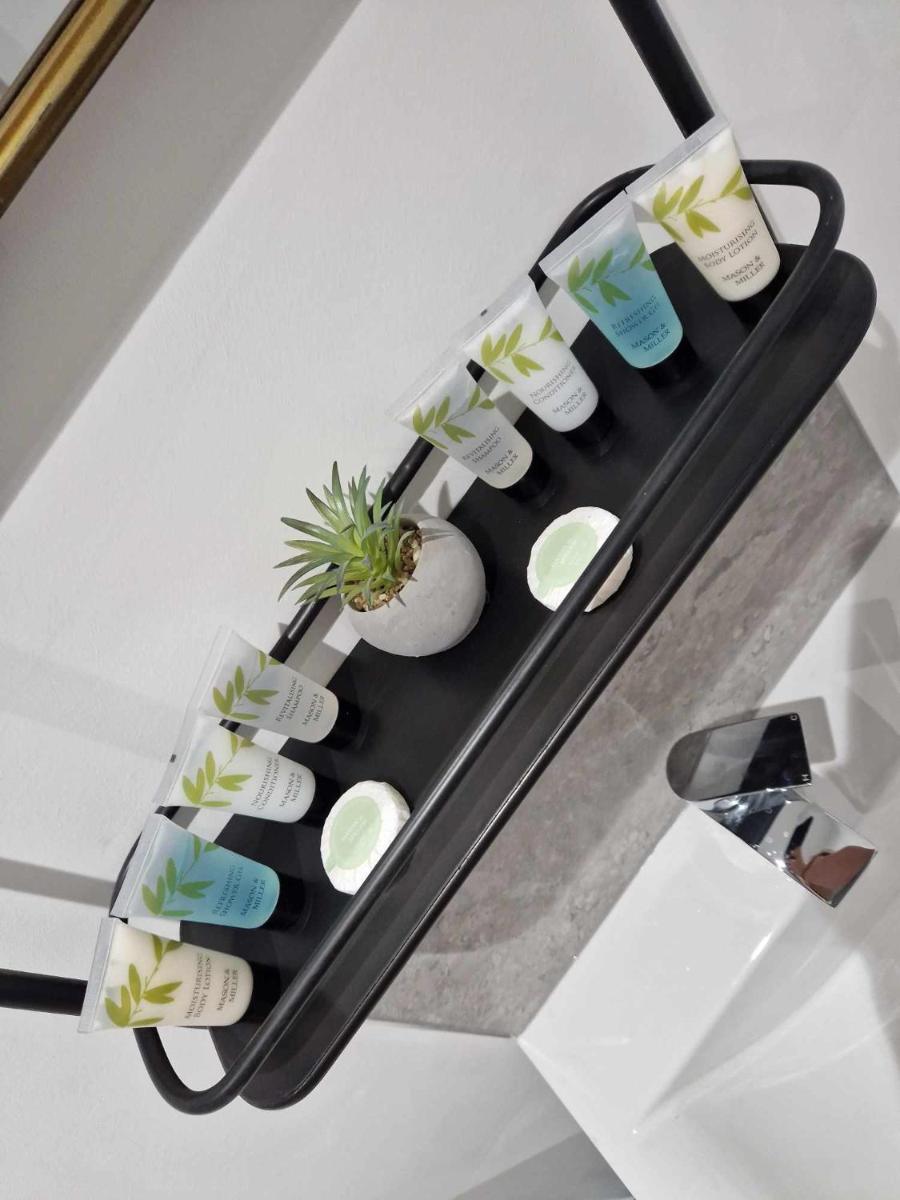 The Coastal Hideaway - Housity