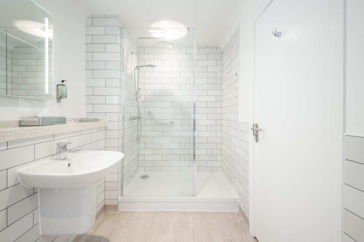 The Bears Head by Innkeeper's Collection - Housity