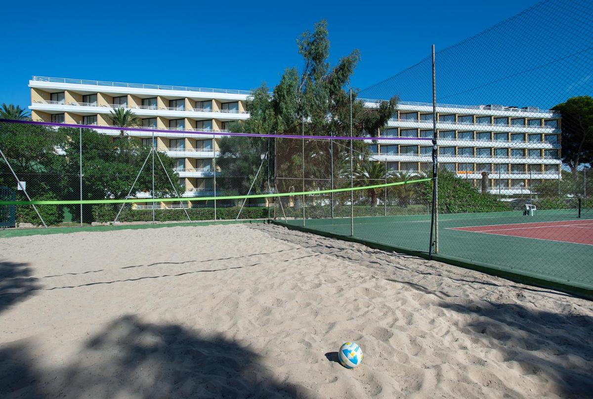 Instalaciones para jugar a tenis o squash en Exagon Park o alrededores