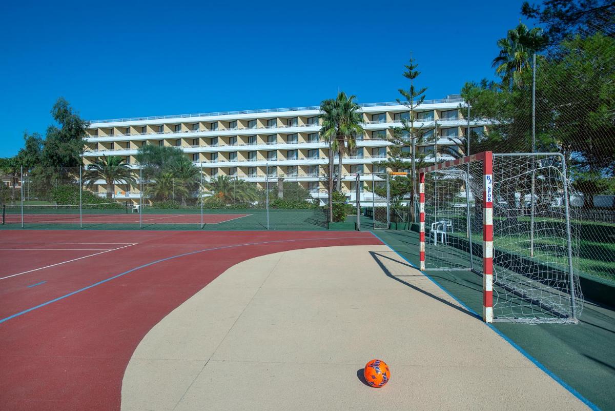 Instalaciones para jugar a tenis o squash en Exagon Park o alrededores