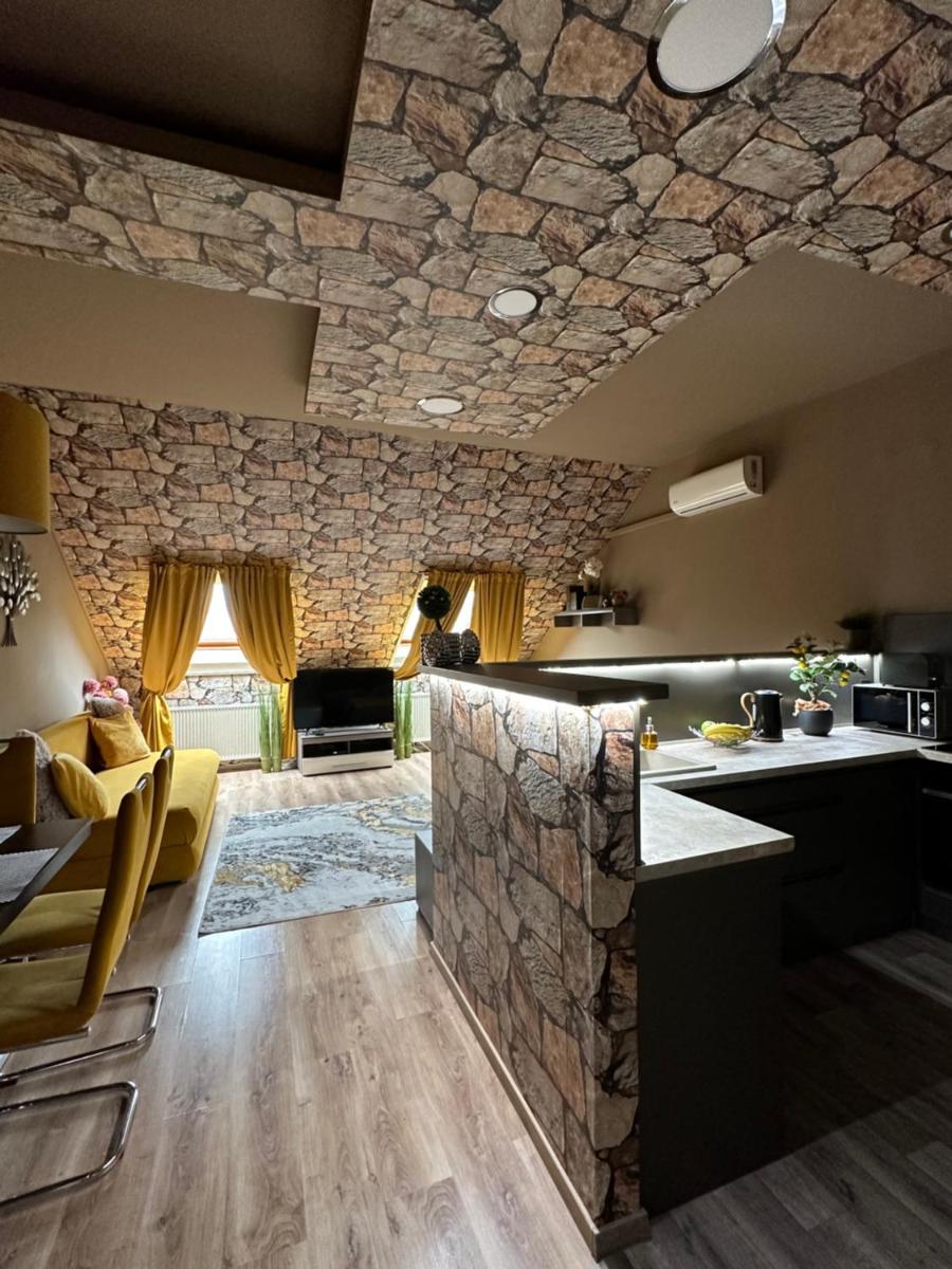 Suitetrails - Gold Downtown Apartman