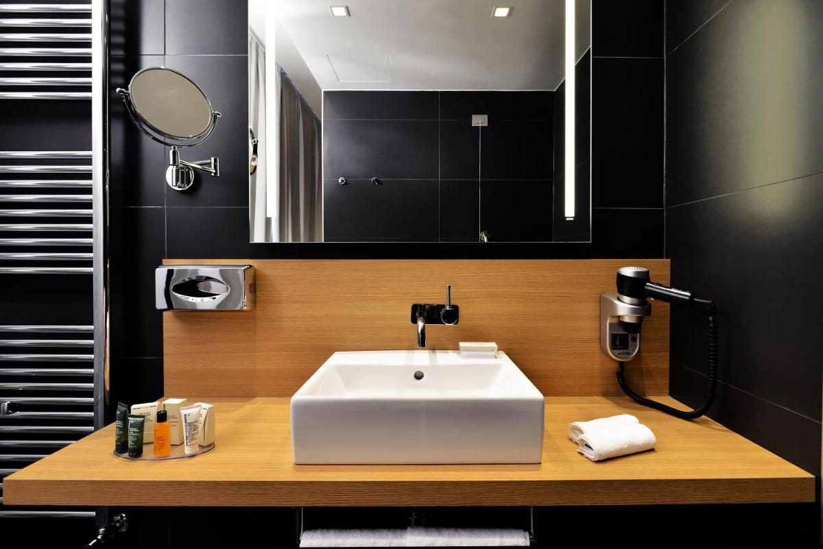 Hilton Garden Inn Milan North - Housity