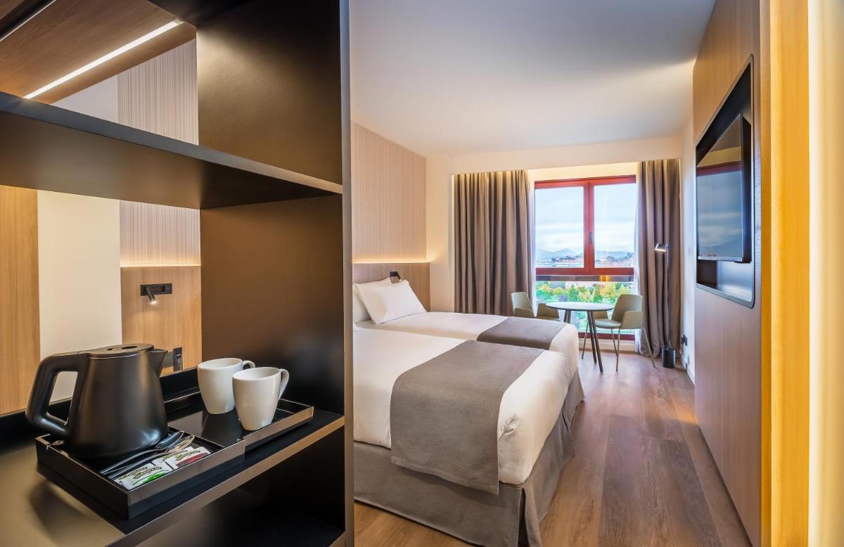 Occidental Pamplona - Housity