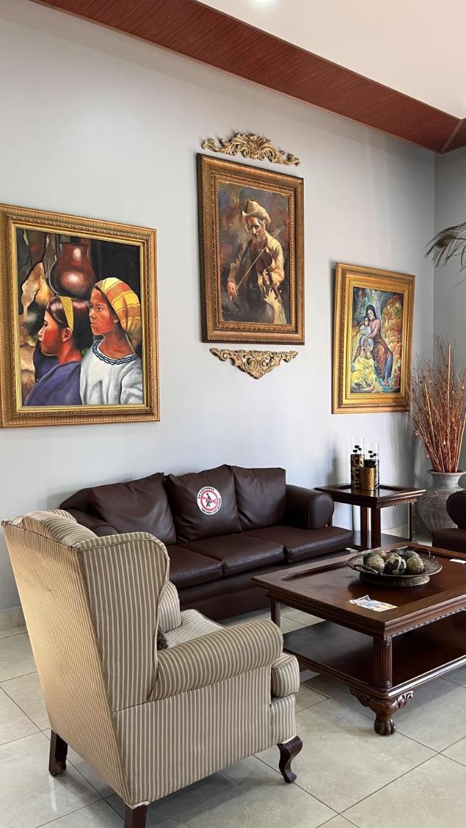 Hotel La Quinta - Housity