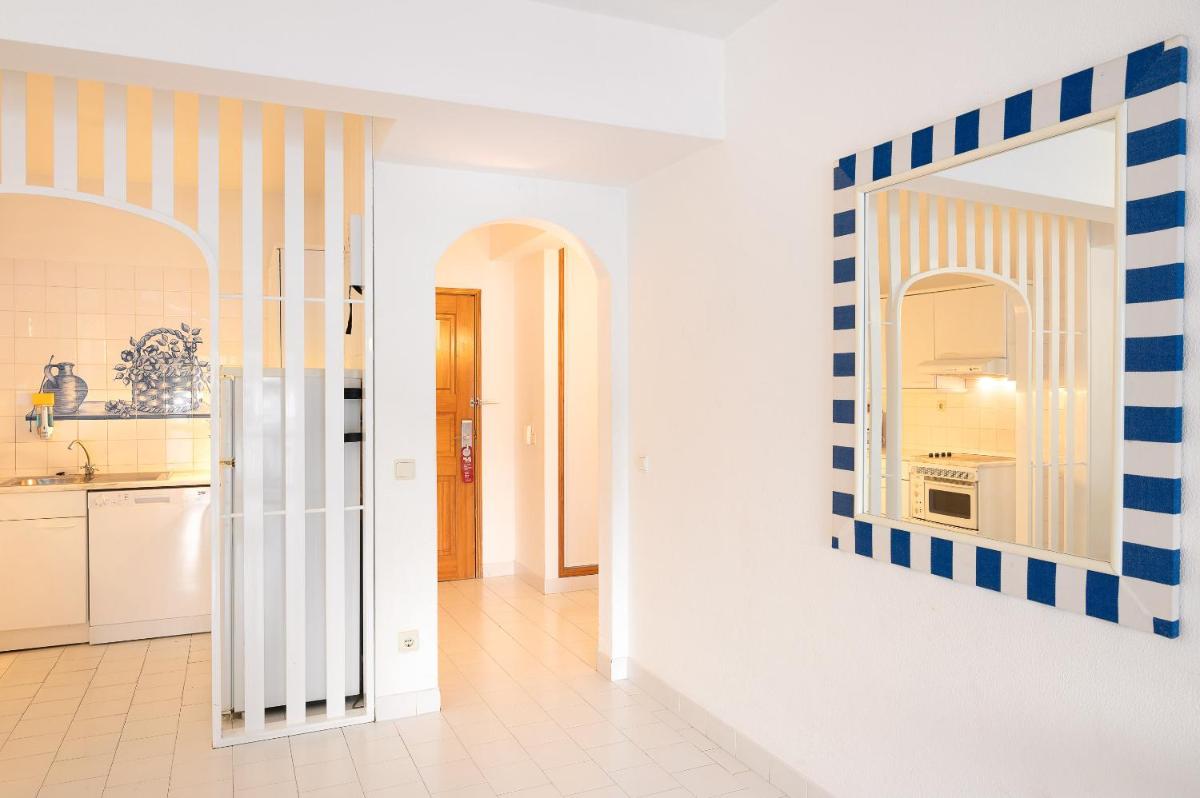 A cozinha ou kitchenette de Grand Muthu Oura View Beach Club
