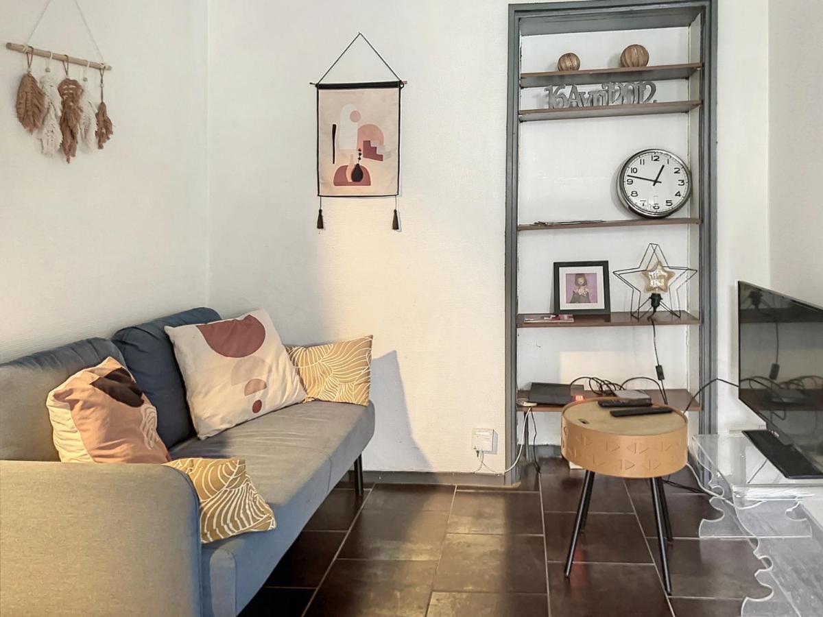 Petit T2 duplex centre Orléans au calme - Housity