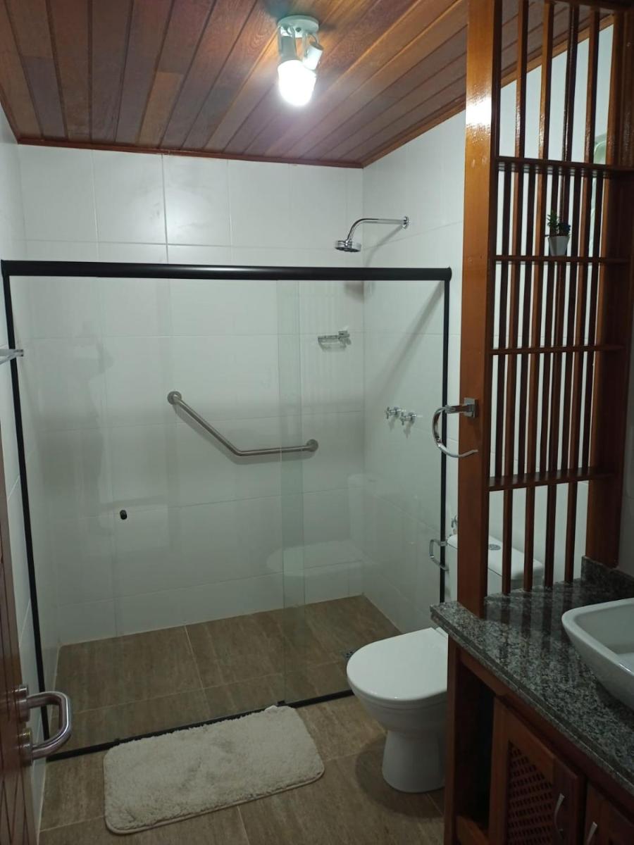 Pousada e Hotel Casa Do Lago - Housity