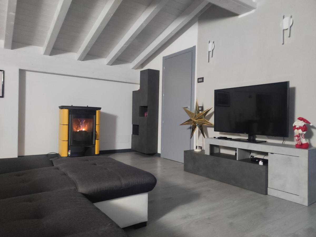 Luminoso appartamento vista lago - Housity