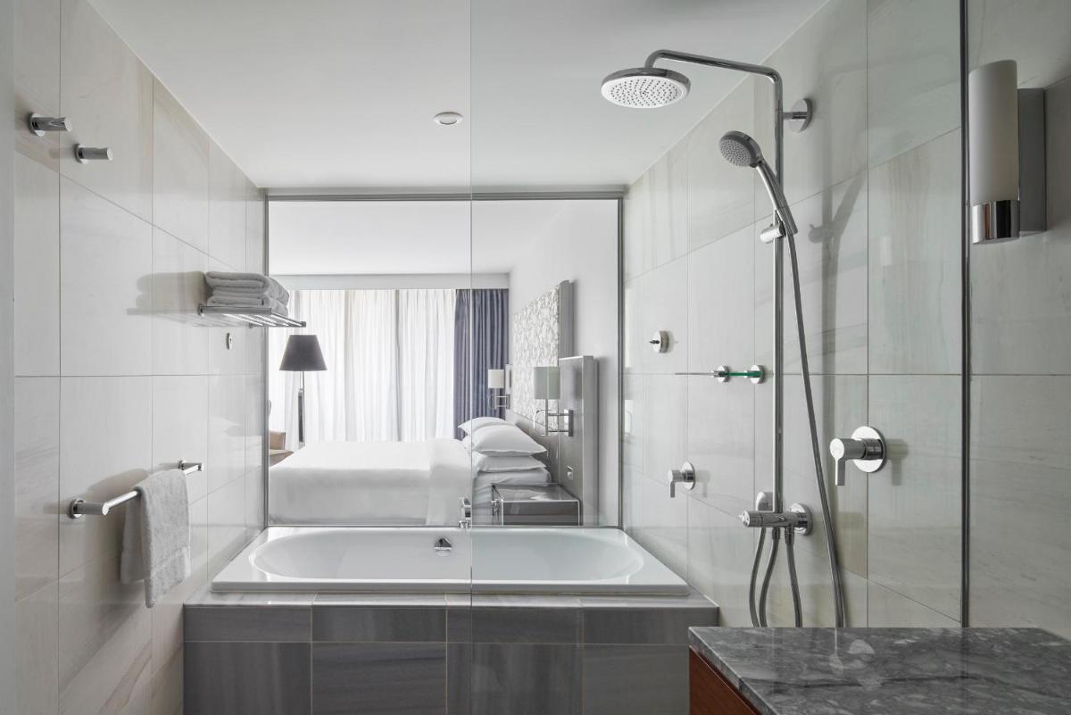 Sheraton Melbourne Hotel - Housity