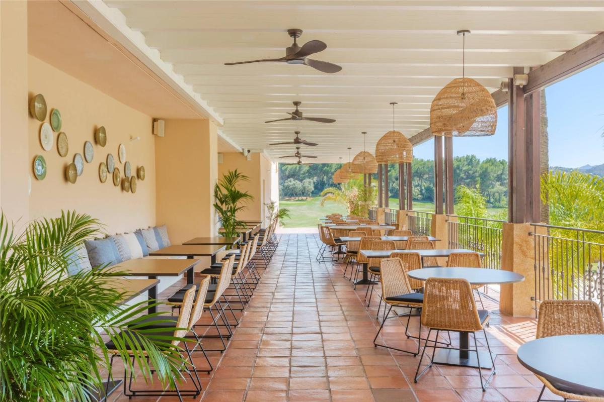 Un restaurante o sitio para comer en Denia Marriott La Sella Golf Resort & Spa