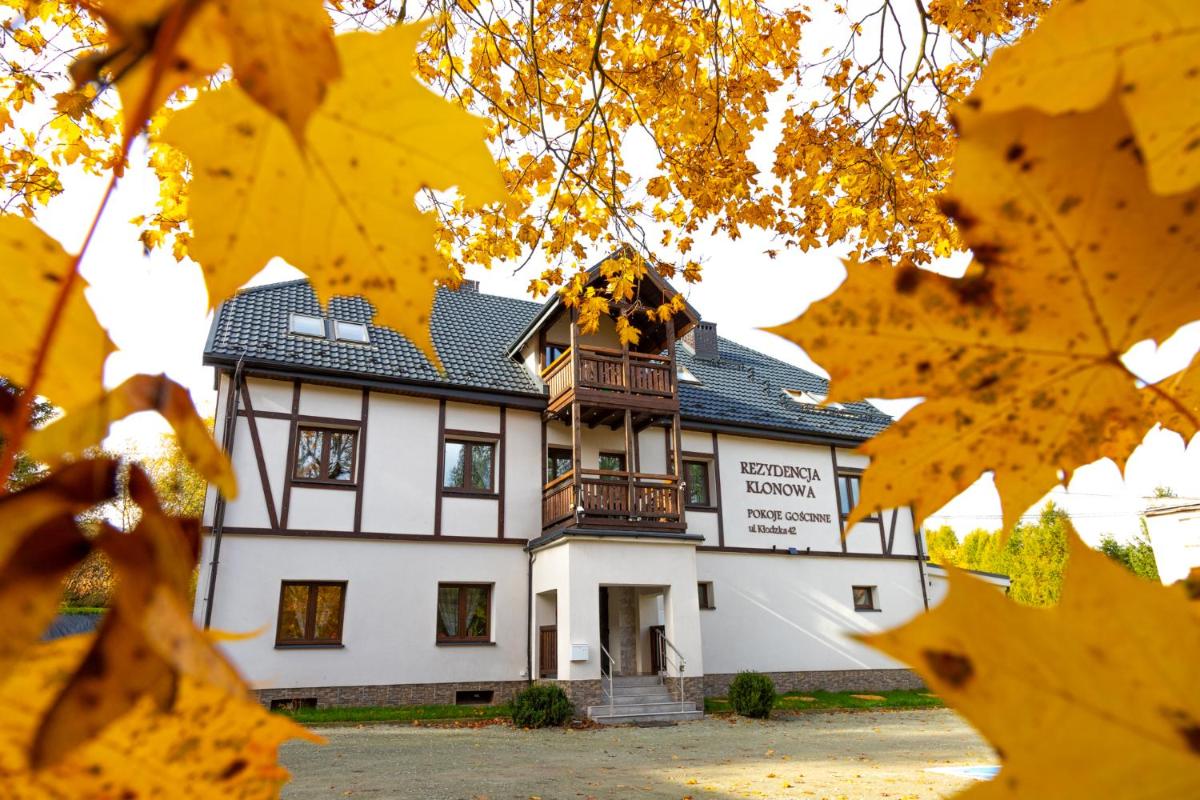 Rezydencja Klonowa - Housity