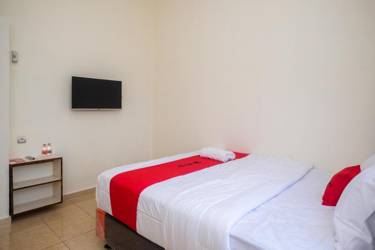 RedDoorz near Terminal Bus Purwokerto - Hizvo