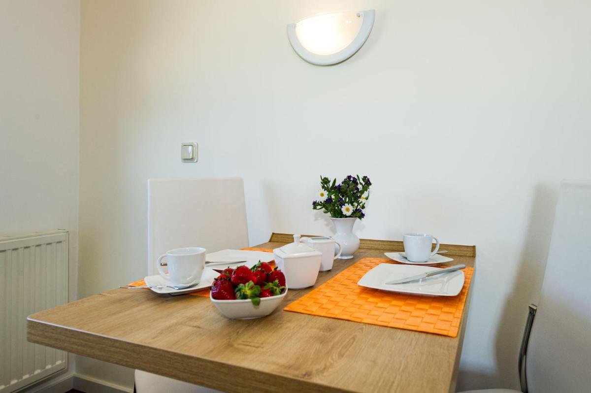 Selliner Ferienappartements mit Balkon und Seeblick - Housity