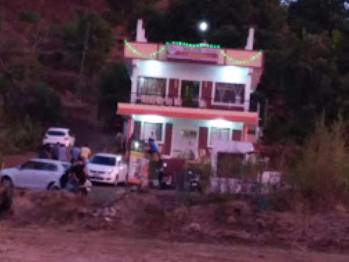 Hotel Green Valley,Sarkhal - Housity