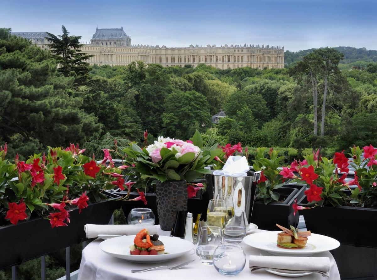 Nourriture dans l'hôtel ou à proximité