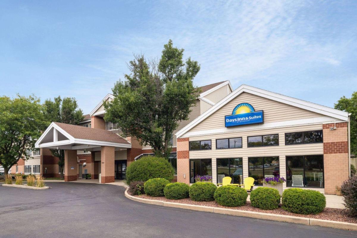 Days Inn & Suites by Wyndham Madison - Housity