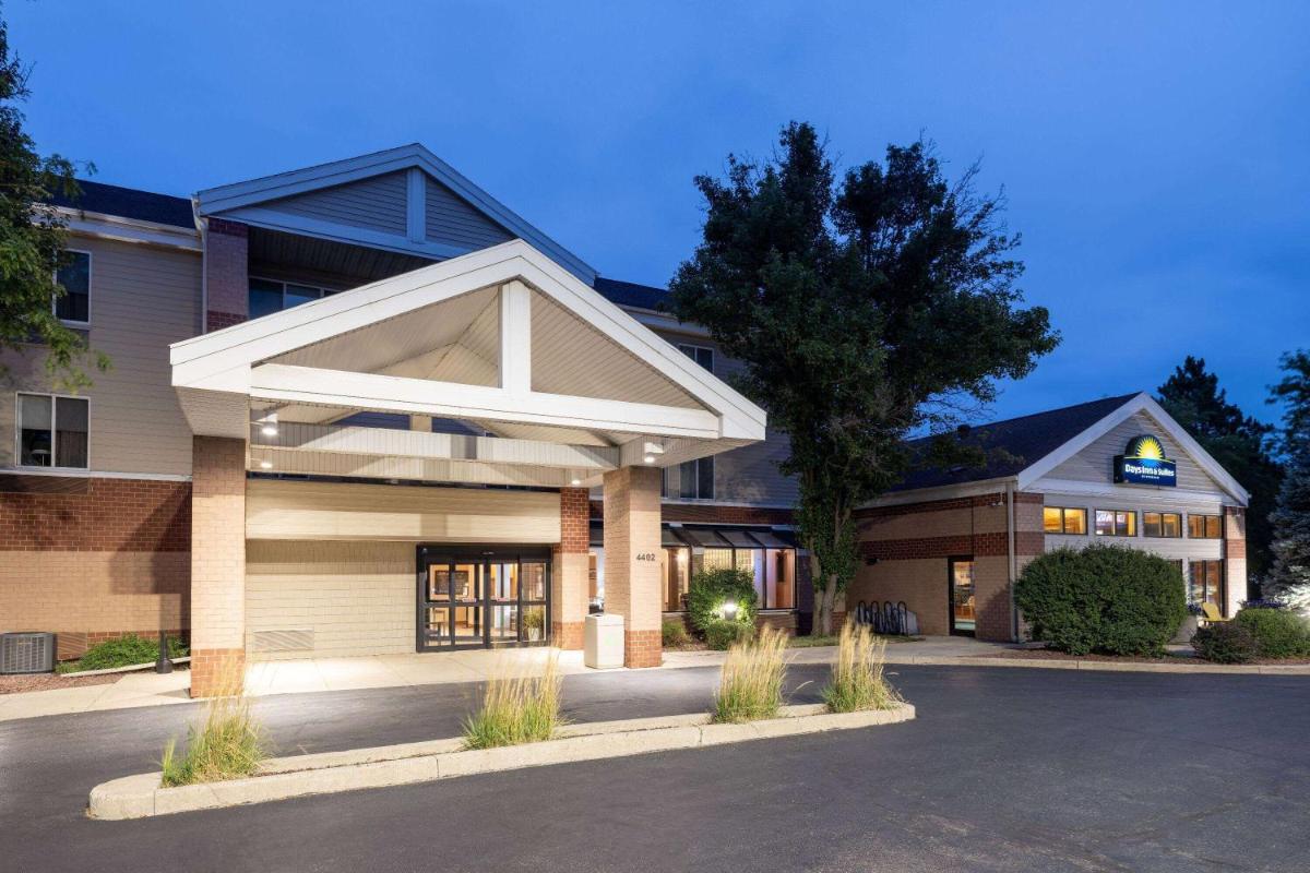 Days Inn & Suites by Wyndham Madison - Housity