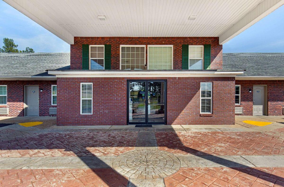 Days Inn by Wyndham Savannah - Housity