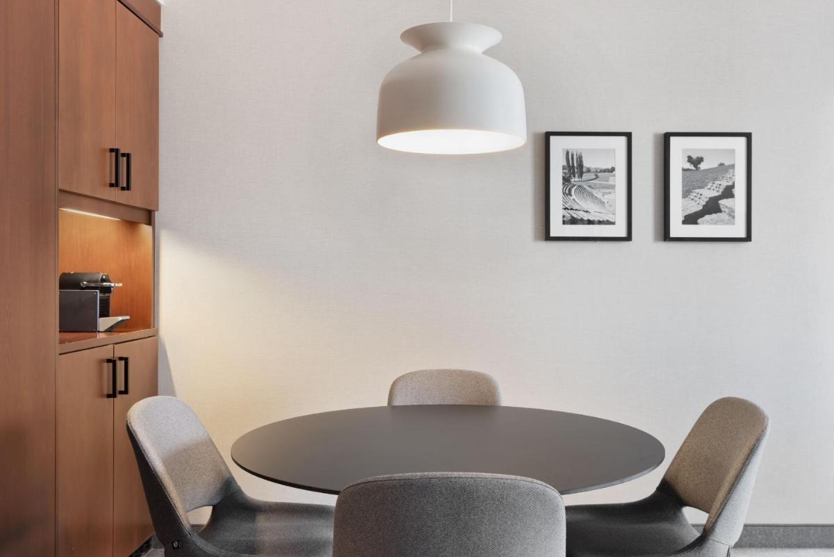 Courtyard by Marriott Basel - Housity