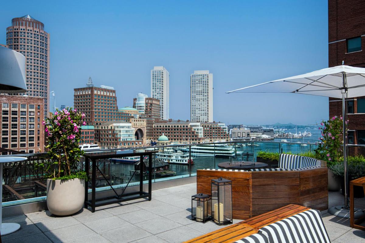 The Envoy Hotel, Autograph Collection - Housity