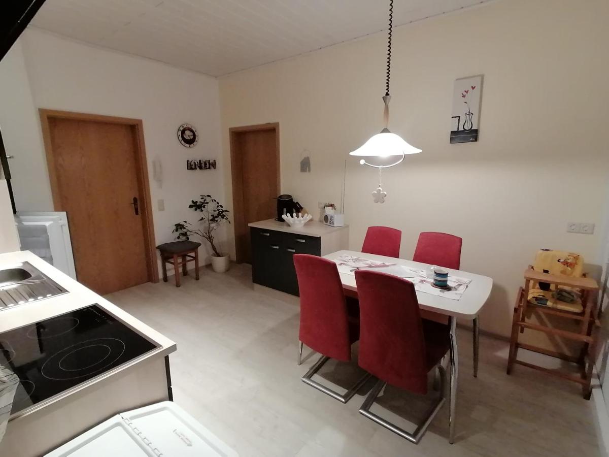 FeWo in Nähe zum Sachsenring am Fuße zum Erzgebirge - Housity