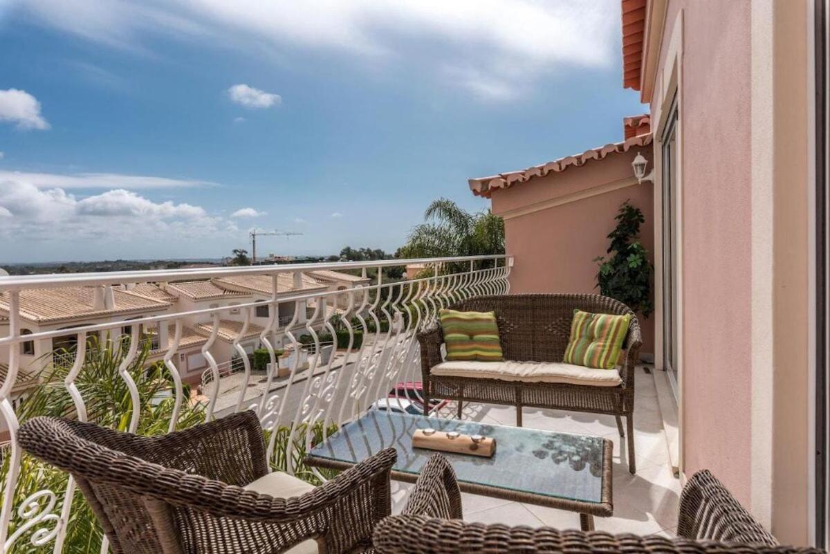 Luxury 2 Bedroom Top Floor Apartment, Oasis Parque, near Alvor AT01 - Hizvo