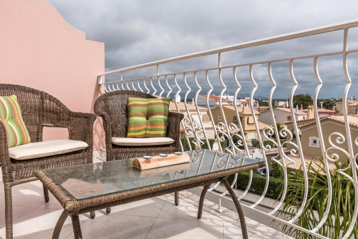 Luxury 2 Bedroom Top Floor Apartment, Oasis Parque, near Alvor AT01 - Hizvo