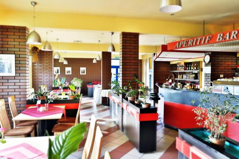 Hotel Korona Comfort Restauracja & Pizzeria - Housity