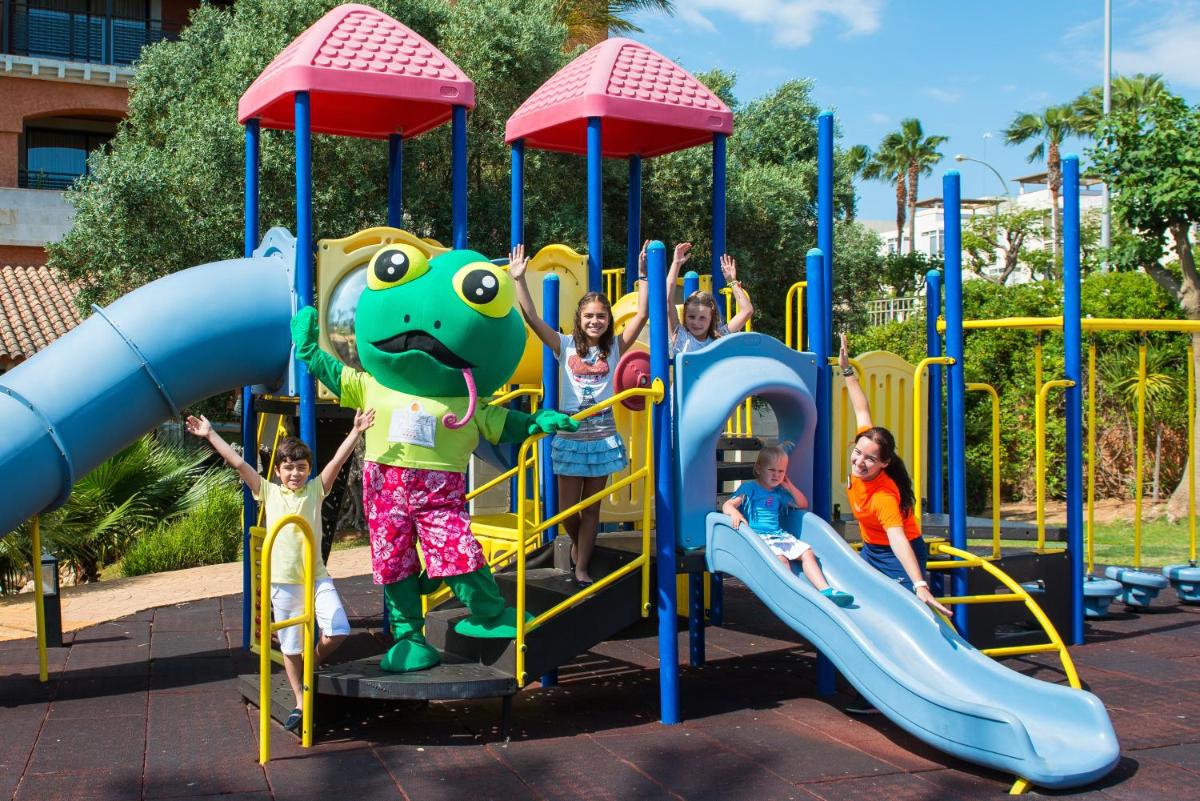 Zona de juegos infantil en Puerto Antilla Grand Hotel