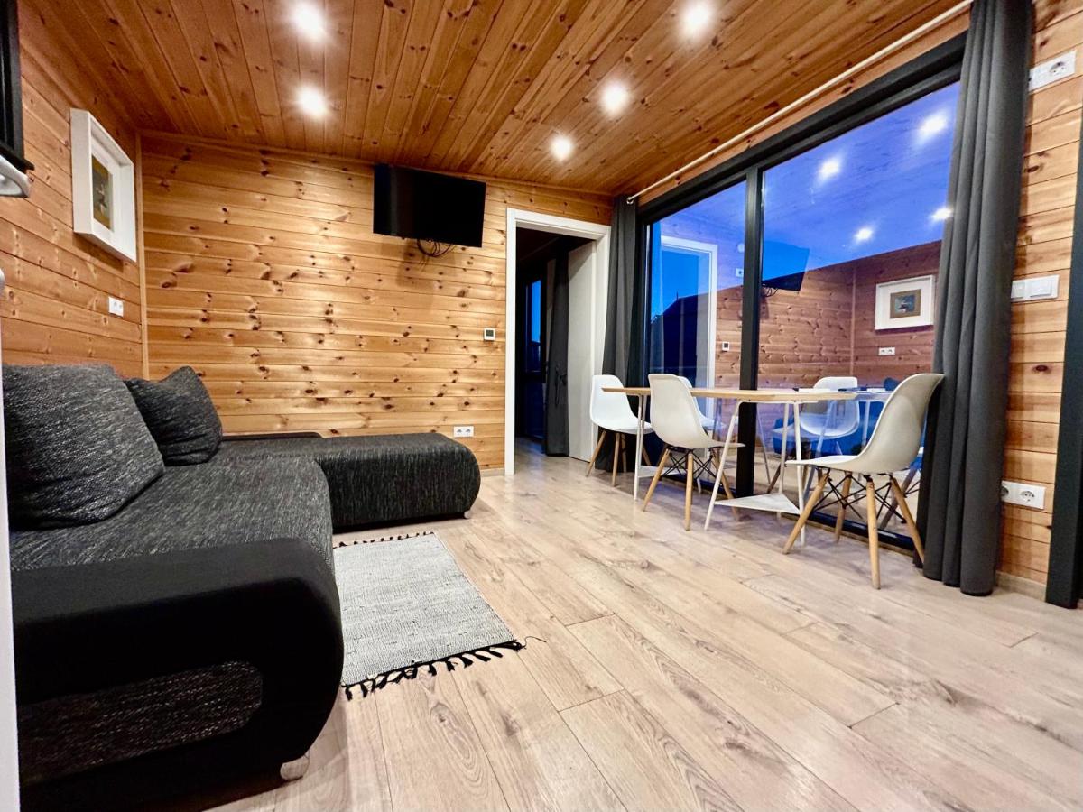 Pixel - Tiny Campus - Housity