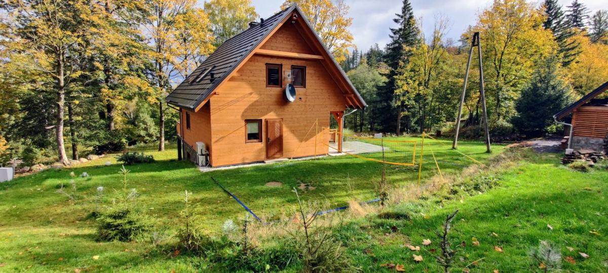 Dom Pod Leśniczówką - Housity