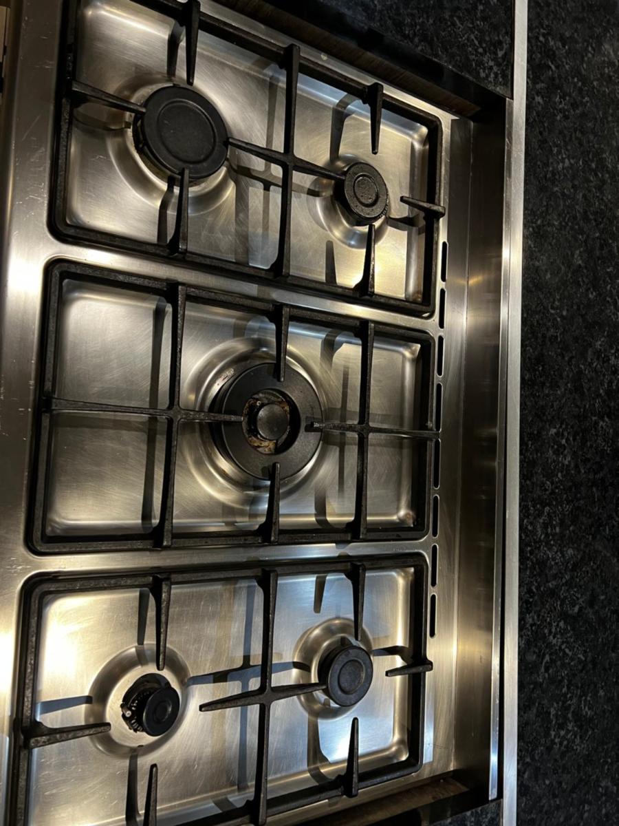 Phindulo Bed and Breakfast - No Loadshedding, Smart TVs & unlimited free fibre wifi - Housity