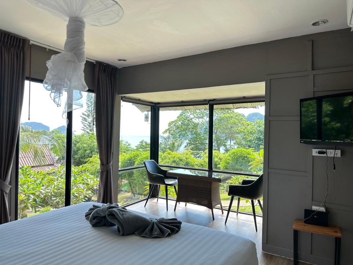 HIP Seaview Resort @ Phi Phi - Housity