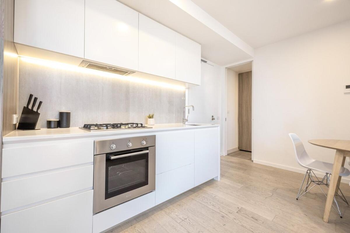 Inner City 1br1ba In Cbd Pool Gym Wi-fi - Housity