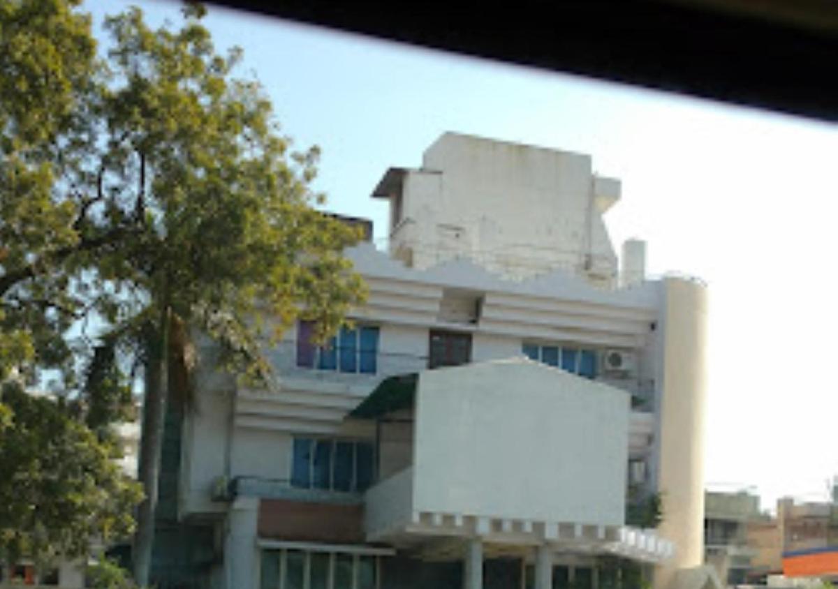 Hotel Shripad Continental Amravati - Housity