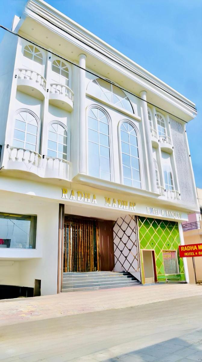 Suitetrails - Radha Madhav Hotel & Banquet